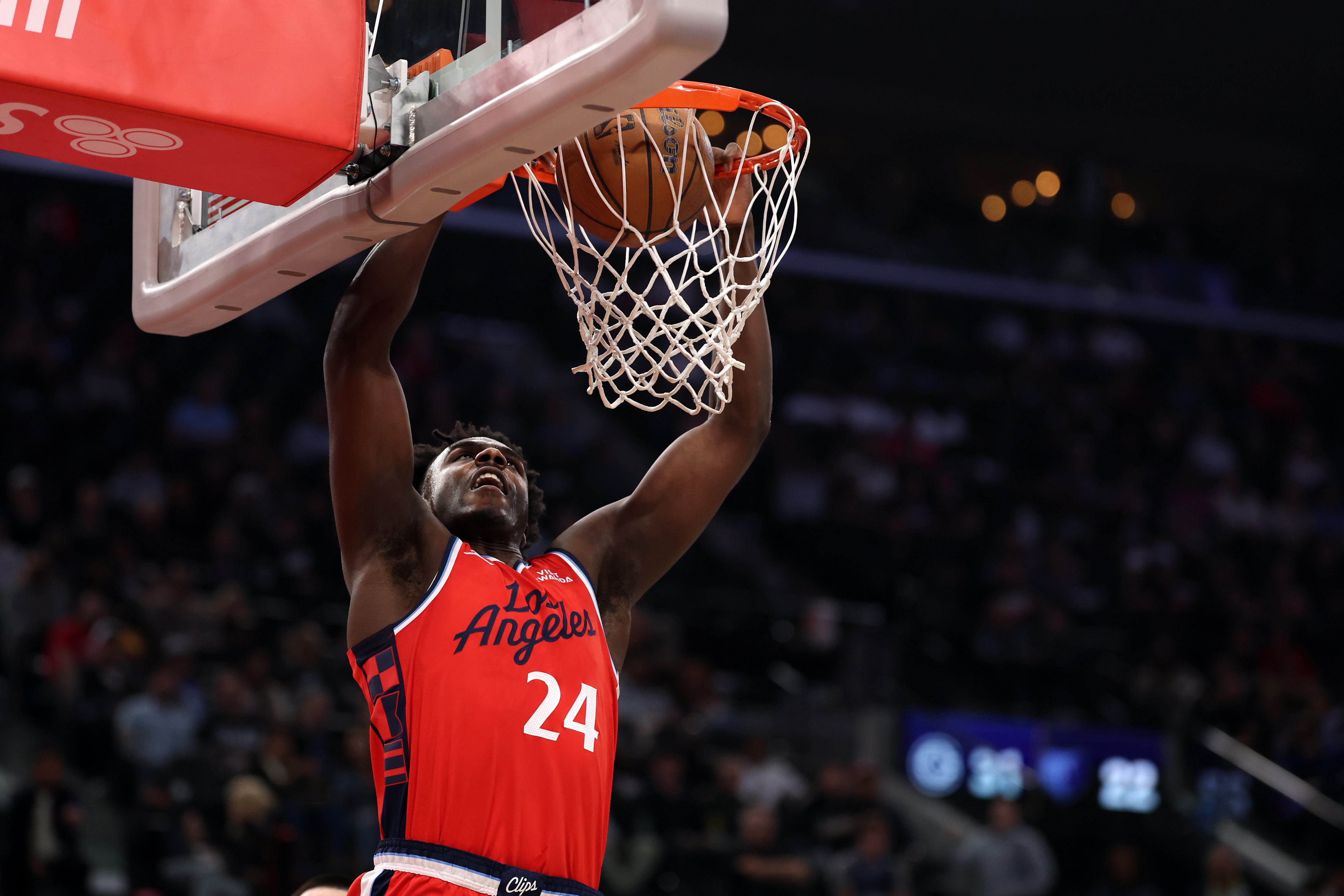 体育竞猜-船记：科比·布朗被下放到发展联盟圣迭戈快船队 出战今日比赛