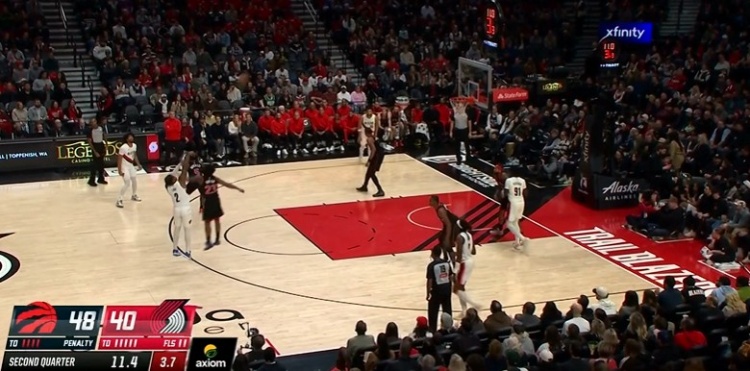 体育竞猜-这球真硬！乐福接球晃动 虽未晃开空间但强行出手仍然飙中